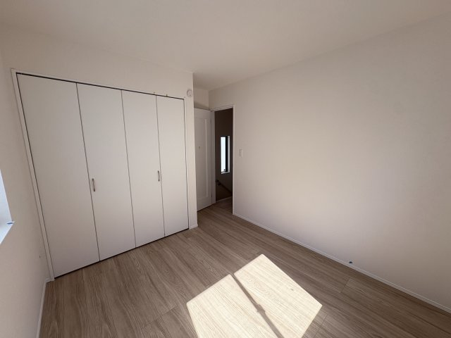 HT沖縄市東1丁目（全3棟）A号棟　お得なキャンペーン中♪の洋室