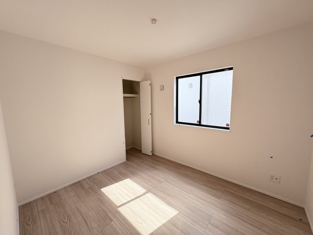 HT沖縄市東1丁目（全3棟）A号棟　お得なキャンペーン中♪の洋室