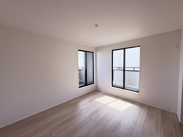 HT沖縄市東1丁目（全3棟）A号棟　お得なキャンペーン中♪の洋室