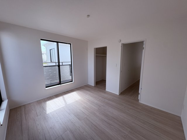 HT沖縄市東1丁目（全3棟）A号棟　お得なキャンペーン中♪の洋室