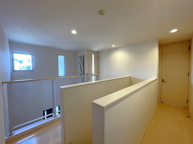 【その他】 | 板橋区赤塚5丁目　中古一戸建住宅　（成増店） | 明るい2階廊下