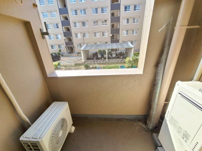 【バルコニー】 | 星陵台住宅一号棟 | 南向きのバルコニー