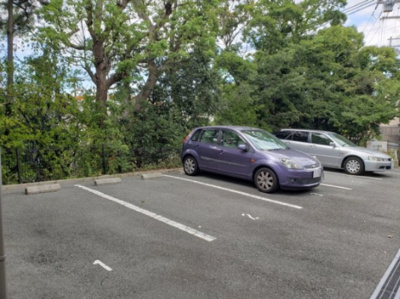 【駐車場】 | グリチネ | 敷地内駐車場あり☆神戸市垂水区　グリチネ　賃貸☆