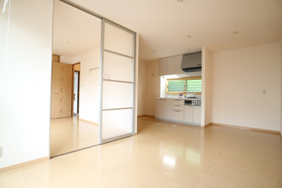 【居間・リビング】 | グリチネ | ハウスメーカー施工☆神戸市垂水区　グリチネ　賃貸☆