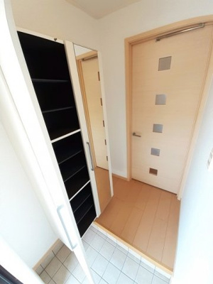 【玄関】 | ベル・ラフレシ－ルＢ