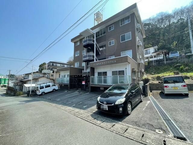 コーポタチカワ・フラワーヒルの外観