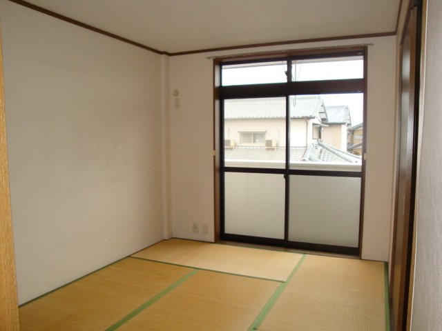 サンビレッジＮＯＤＡの居間・リビング|和室