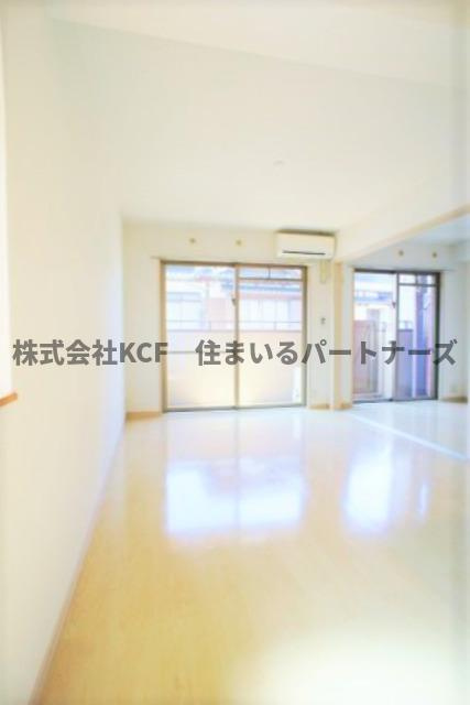 エスペランサ希望の居間・リビング|こちらの居間で趣味の時間をお楽しみください