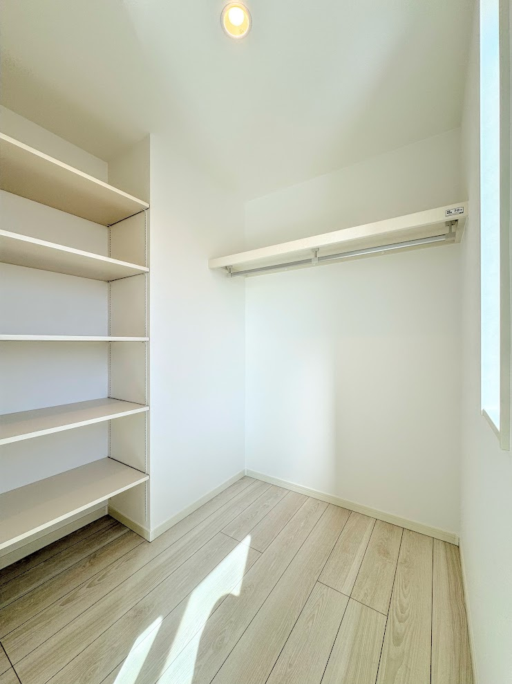 茅ヶ崎市柳島2丁目　新築一戸建の収納|◆大容量のウォークインクローゼットがあれば、室内にタンスなどを置かなくて済み、室内がスッキリします！