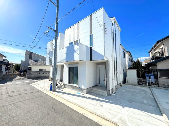 茅ヶ崎市柳島2丁目　新築一戸建の前面道路含む現地写真|◆前面道路も幅員があり車の運転も安心！前面道路は閑静な住宅地。車通りの少ない道路です。お子様にも安心です。