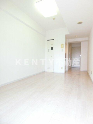 【居間・リビング】 | コルム目黒不動前 | こちらの居間で趣味の時間をお楽しみください