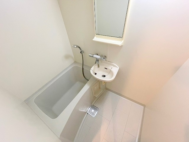 コート淡路の浴室