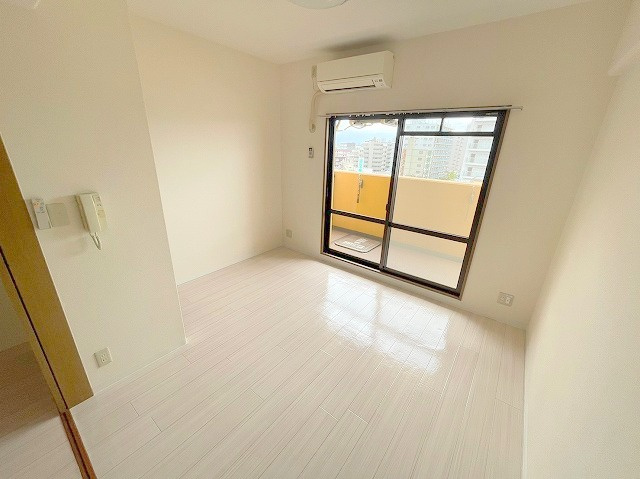 コート淡路の寝室