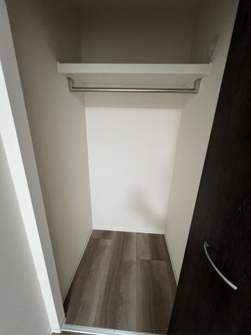 奥行きある収納です！