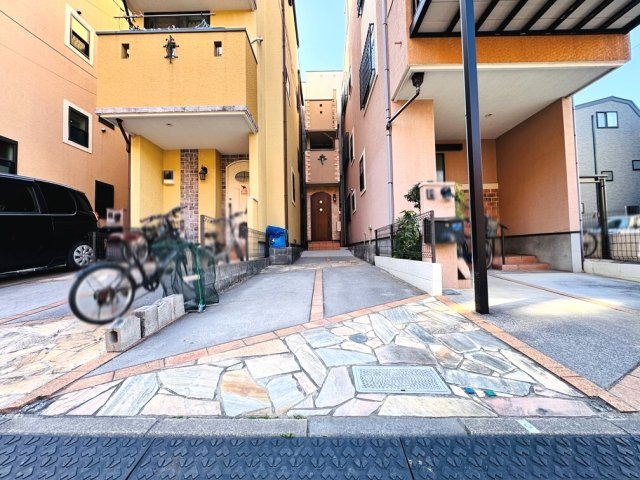 【外観】 | 板橋区高島平2丁目　中古一戸建住宅　（成増店） | 都心部へ好アクセス　豊かな住環境
