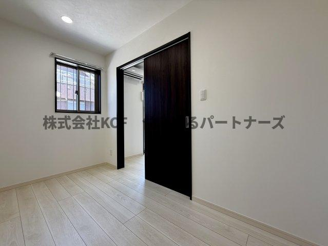 THE NOBLES 久留米西町の設備|こちらの居間で趣味の時間をお楽しみください