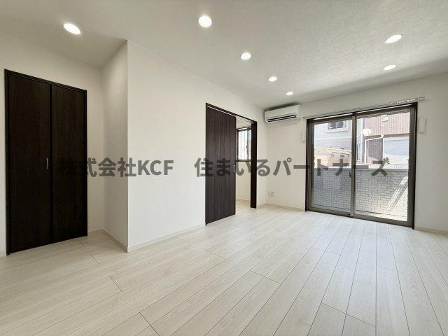 THE NOBLES 久留米西町の居間・リビング|こちらのリビングで趣味の時間をお楽しみください