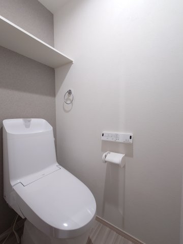 THE NOBLES 諏訪野町Ⅱのトイレ|コンパクトで使いやすいトイレです