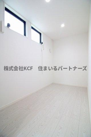 CLOVER津福の寝室|開放的な寝室です