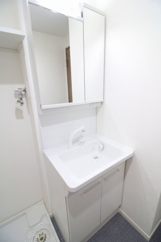 CLOVER津福の独立洗面台|独立洗面化粧台付き