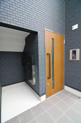 CLOVER津福のエントランス|毎日通るエントランスはこのようになっています