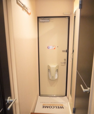 エントラールAの玄関|明るい玄関です