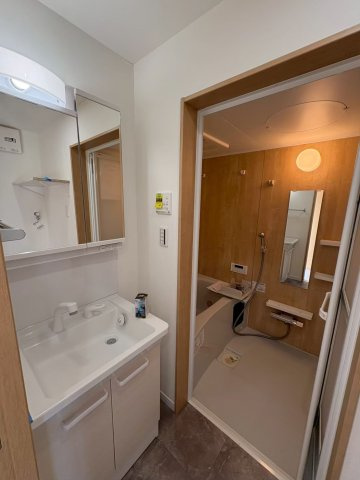 The Trinity東櫛原の洗面所|スペースが確保できる洗面所です