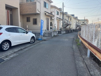 【前面道路含む現地写真】 | 中古戸建　藤沢市石川5丁目 | 前面道路