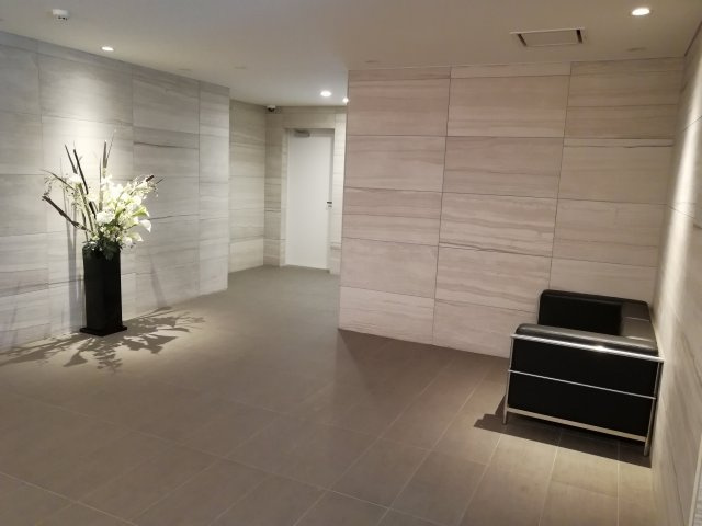 クレイシア両国カルミナのロビー