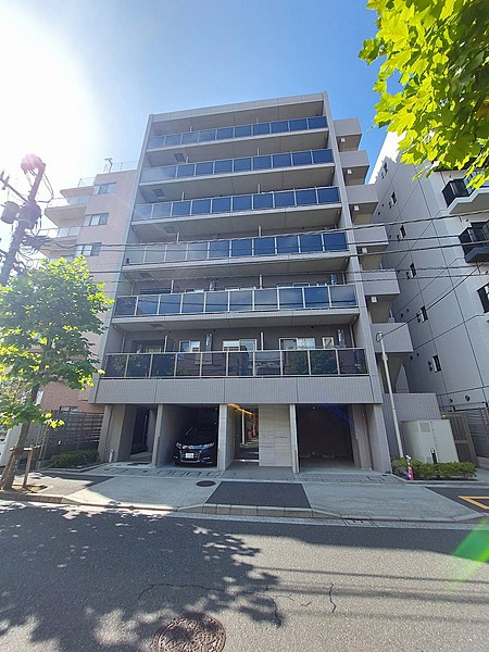 クレイシア両国カルミナの外観