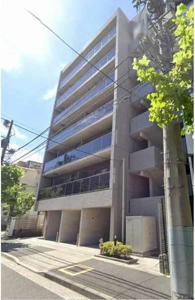 クレイシア両国カルミナの外観