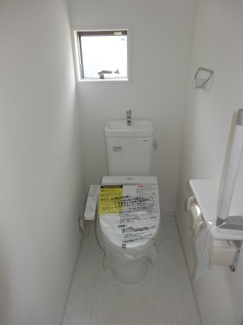 【トイレ】 | 泉区和泉町　新築分譲住宅　全1棟 | 同施工会社施工例