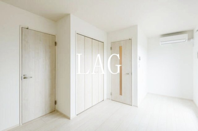 【居間・リビング】 | ＬＡＵＲＥＬ墨田 | 洋室のお部屋です。