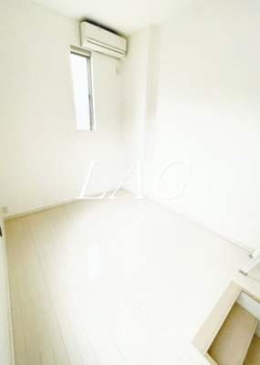 【居間・リビング】 | セレーナあらかわ遊園 | 洋室のお部屋です。