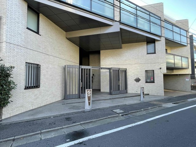 インペリアル表参道のエントランス