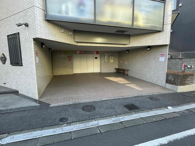 インペリアル表参道の駐車場