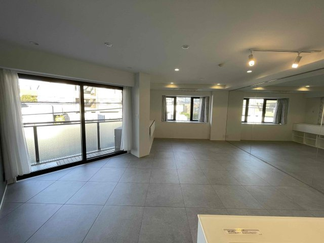 インペリアル表参道の居間・リビング