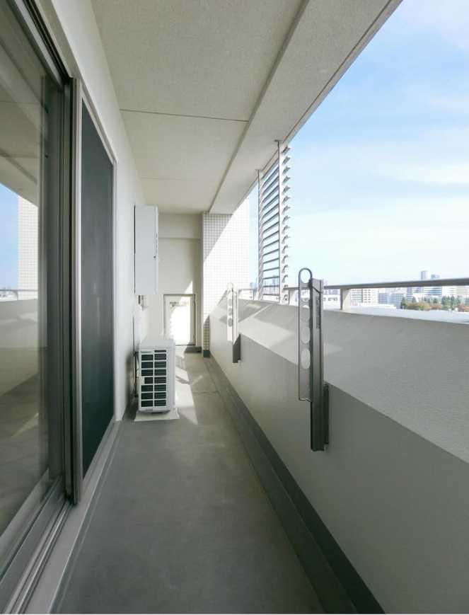 プラウドフラット三軒茶屋　オートロック　高層階　南西角部屋のバルコニー