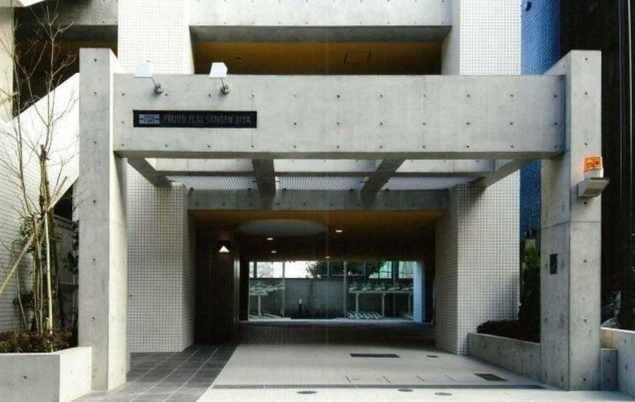 プラウドフラット三軒茶屋　オートロック　高層階　南西角部屋のエントランス