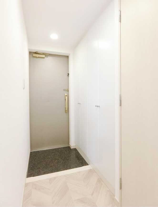 プラウドフラット三軒茶屋　オートロック　高層階　南西角部屋の玄関