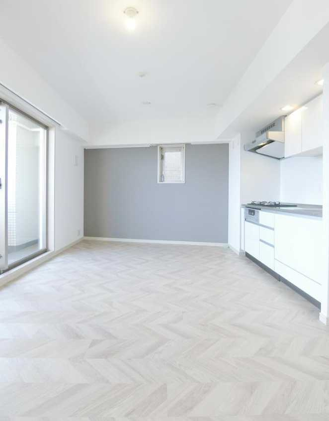 プラウドフラット三軒茶屋　オートロック　高層階　南西角部屋の居間・リビング