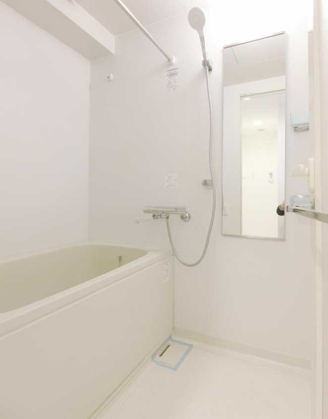 プラウドフラット三軒茶屋　オートロック　高層階　南西角部屋の浴室