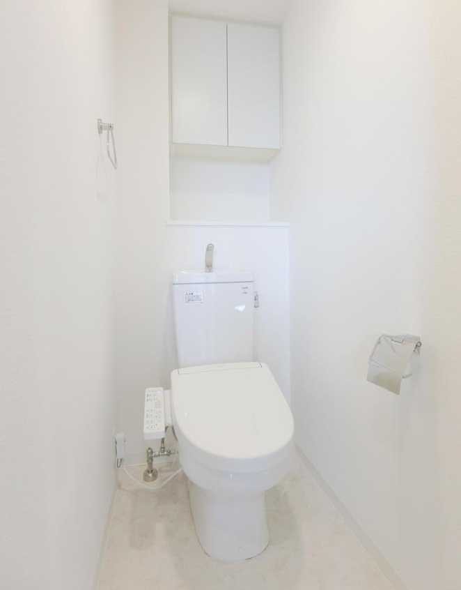 プラウドフラット三軒茶屋　オートロック　高層階　南西角部屋のトイレ