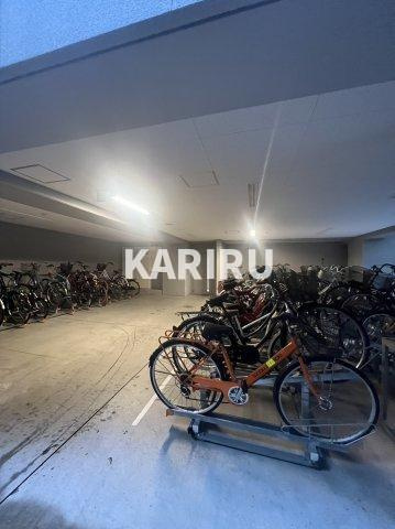 エスリード大阪城アクシスの駐車場