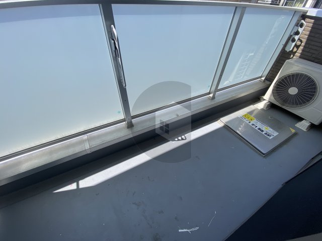 F asesia Ameniteのバルコニー