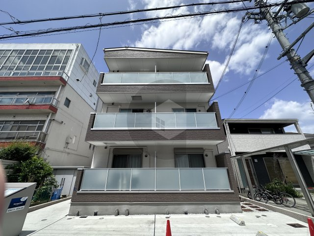 F asesia Ameniteの外観