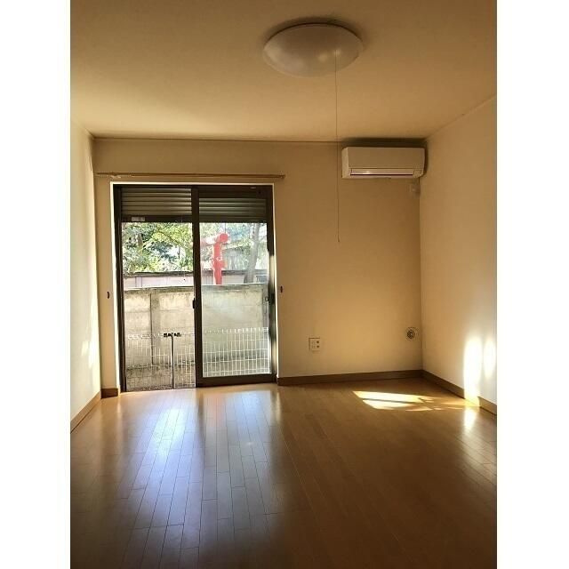 グリーンハウス南池袋の居間・リビング