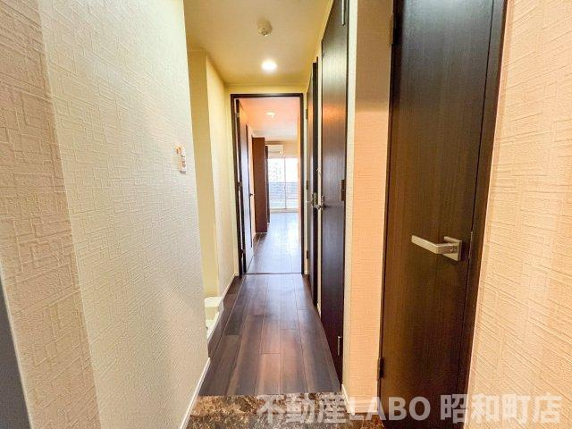 FRONT FIELD TENNOJIの玄関