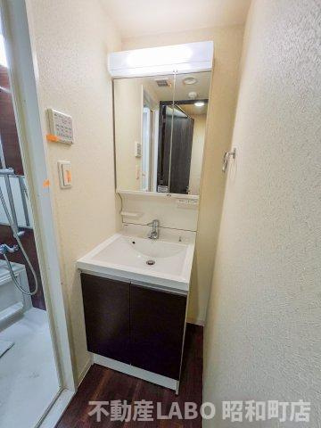 FRONT FIELD TENNOJIの洗面所