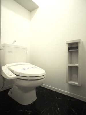 【トイレ】 | ボン・シャンスA | 温水洗浄暖房便座機能付きです♪